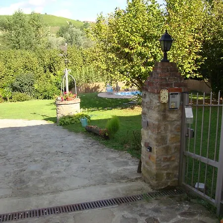 팜스테이 Agriturismo Piccolo Rustico 디아노 달바