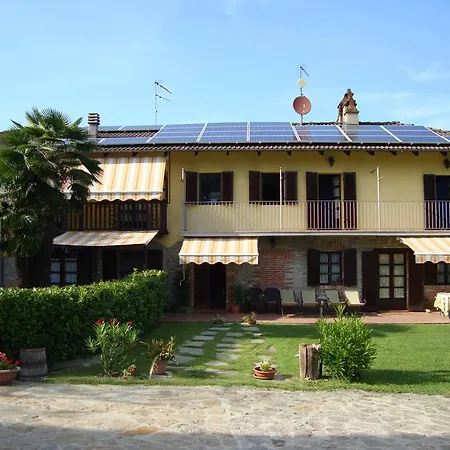 팜스테이 Agriturismo Piccolo Rustico 디아노 달바